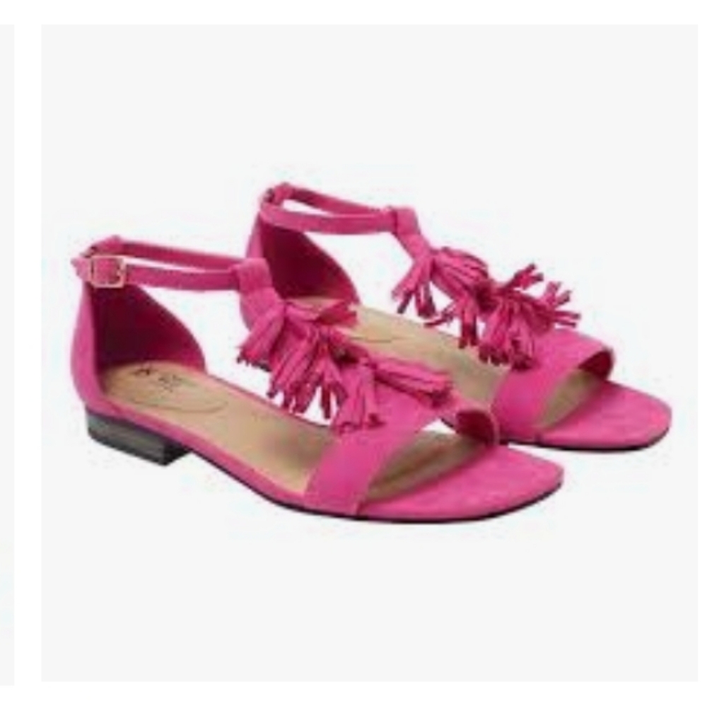 Avon Tassel Flat sandle w/cushion walk